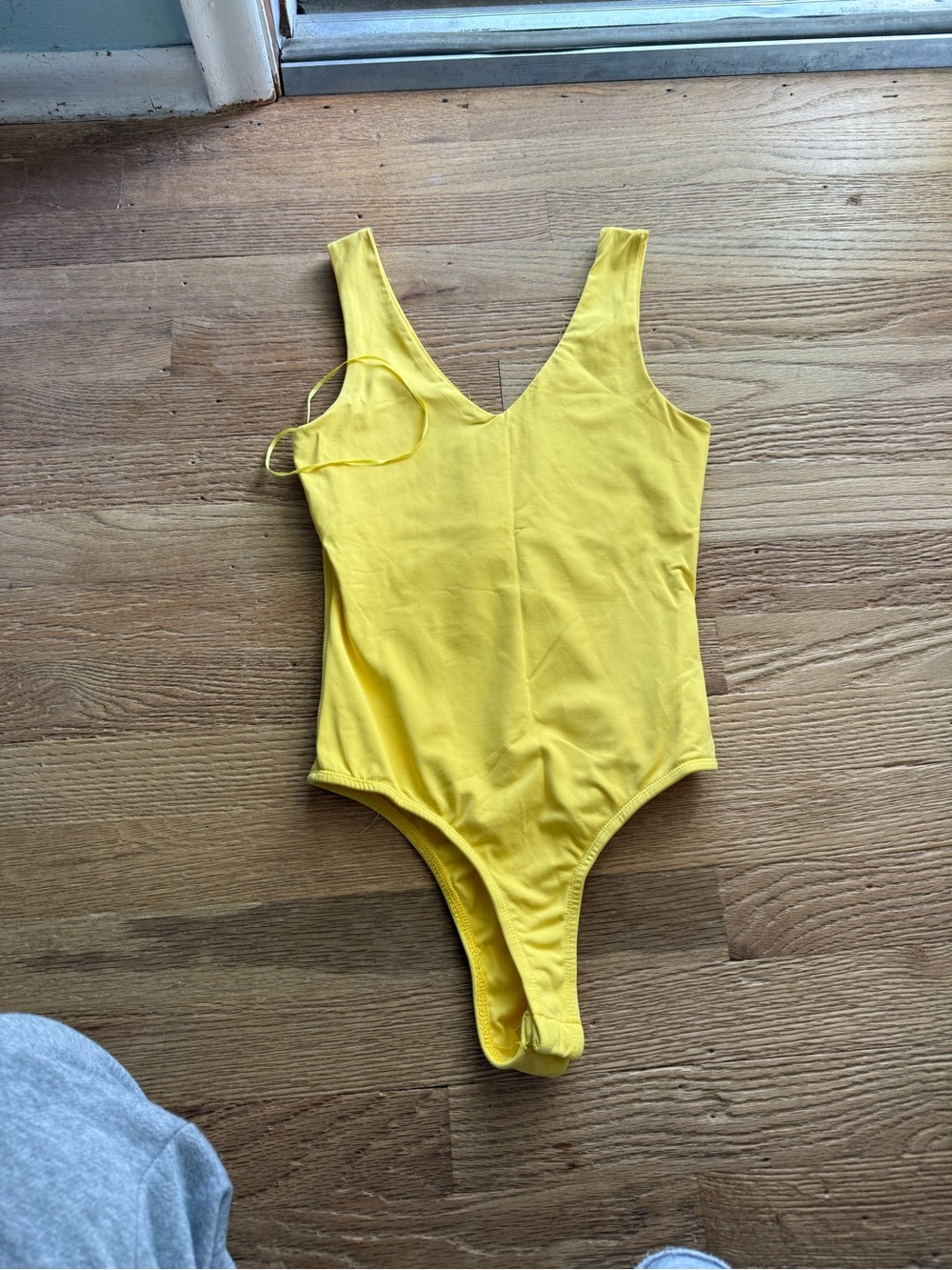 Francesca's Collections Yellow V-Neck Bodysuit